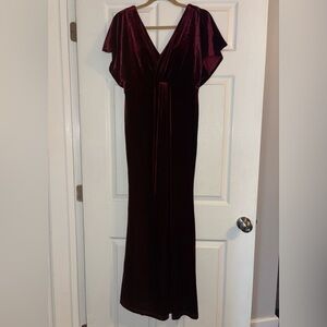 Revelry NWT Gwen Burgundy Dress Size 8 Petite Maxi